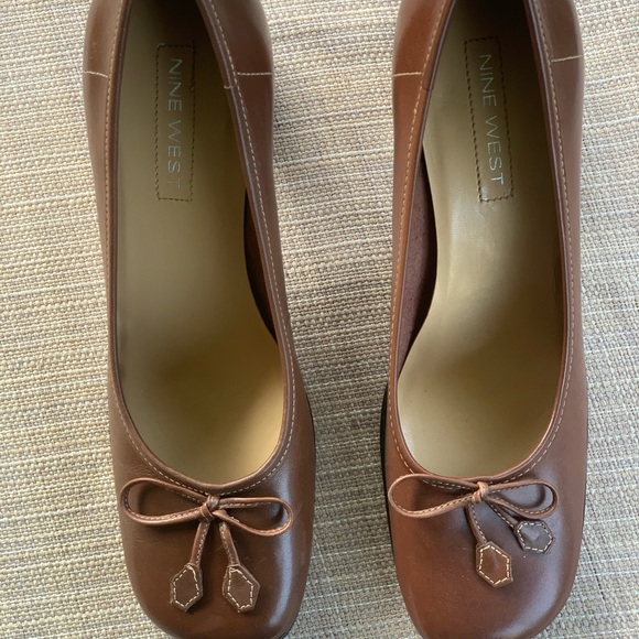 NEW Nine West Dress Pumps - Picture 2 of 6